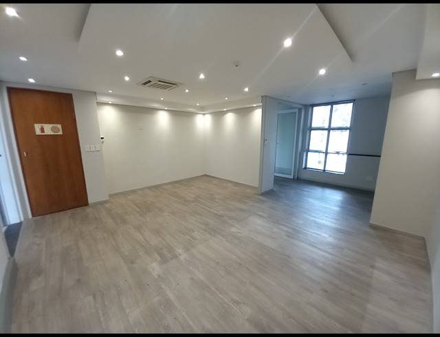 559M² OFFICE TO LET IN BRYANSTON